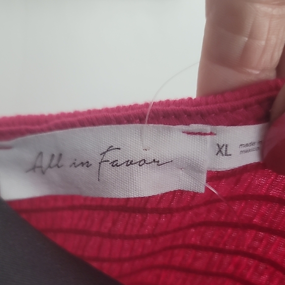 All in Favor Pink Ruched Blouse V-Neck NWT - Picture 2 of 9